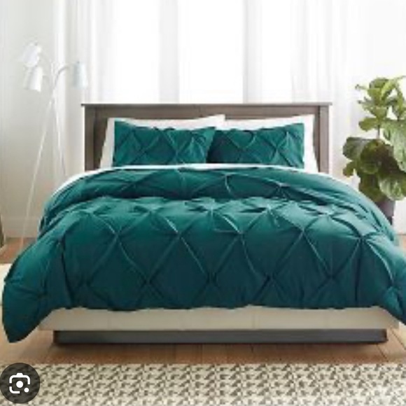 EUC THRESHOLD FULL QUEEN DUVET SET - Picture 1 of 3